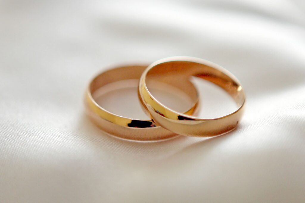 when should you buy wedding bands?