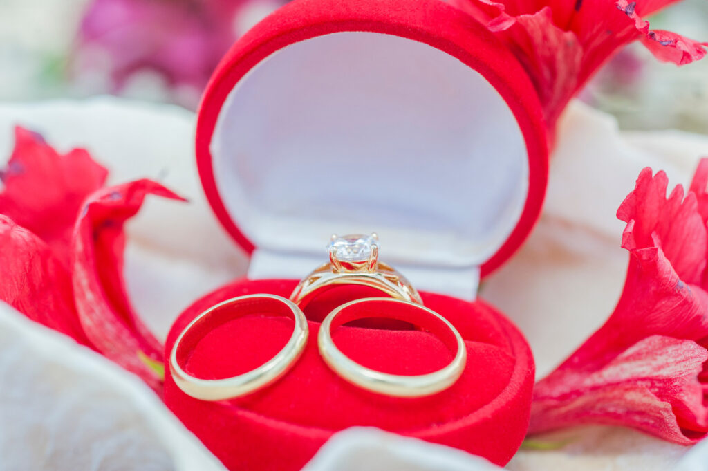 What is a Trio Wedding Ring Set: All You Need to Know