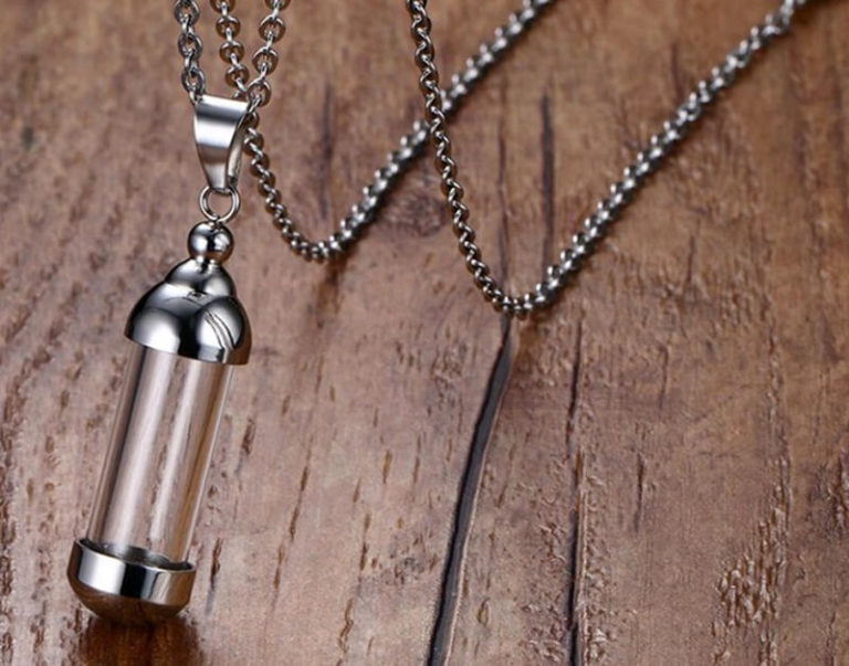 Blood Vial Necklace - The Ultimate Guide (Pictures)